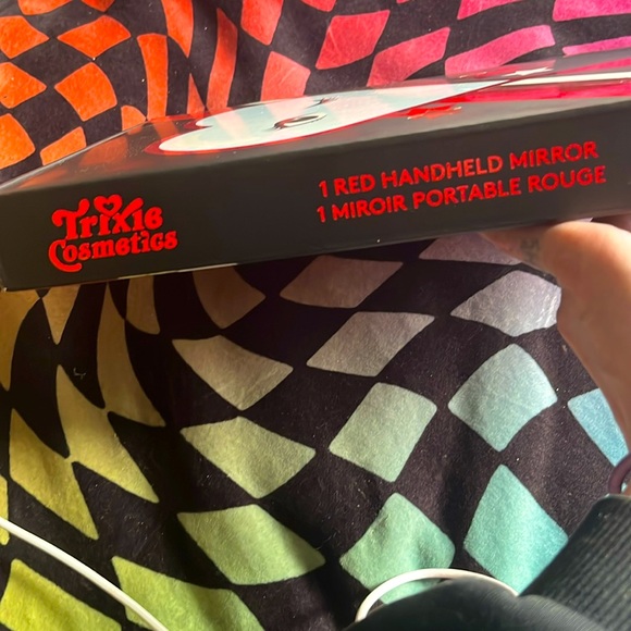 ✨🆕RARE!Trixie Cosmetics x Katya Red Handheld Heart Mirror!BNIB!NEVER USED!RARE!✨ - Picture 11 of 14